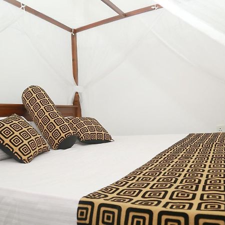Bed and Breakfast Happy Spring Guest Mirissa Exterior foto
