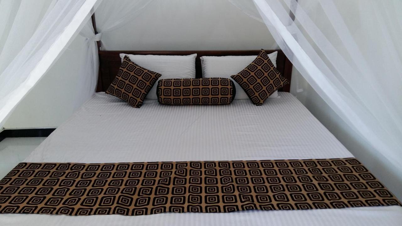 Bed and Breakfast Happy Spring Guest Mirissa Habitación foto