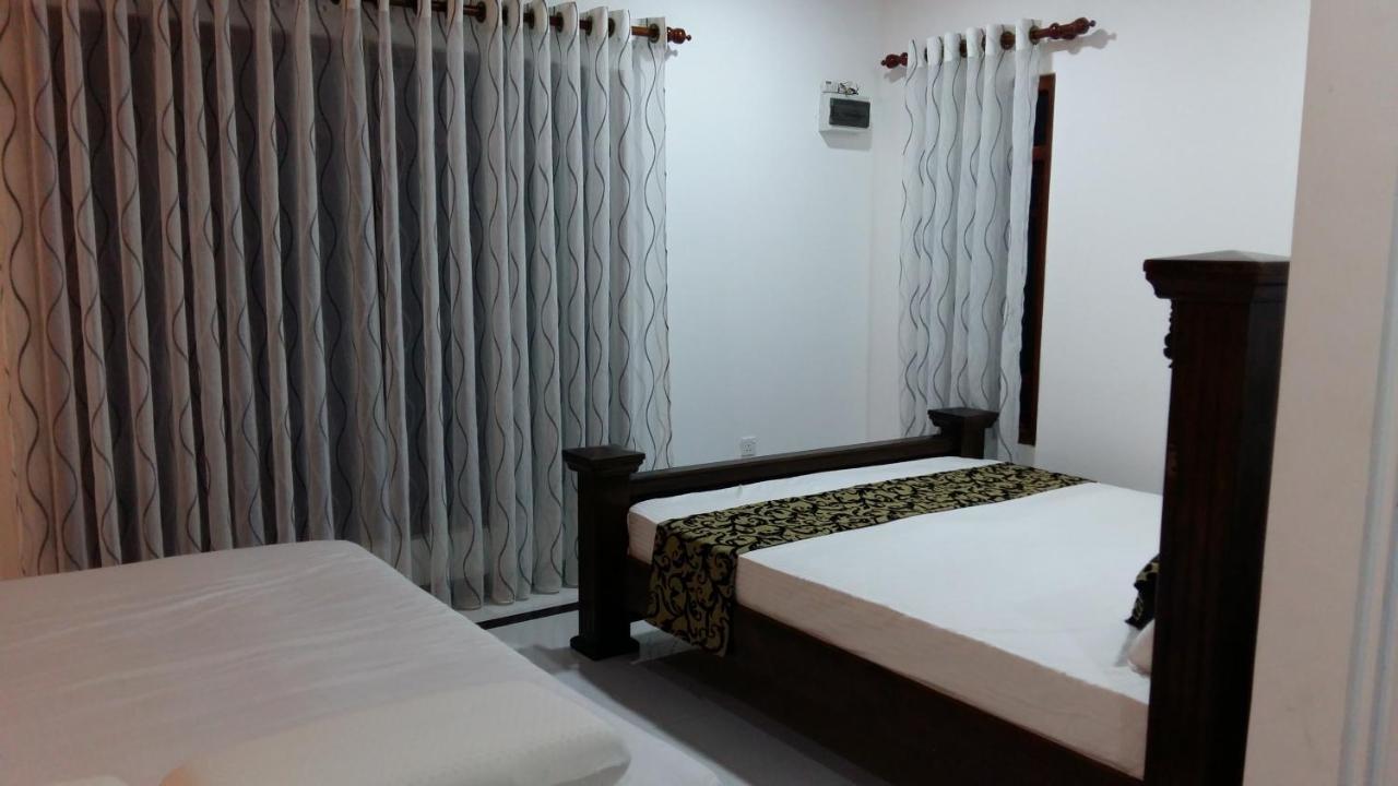 Bed and Breakfast Happy Spring Guest Mirissa Exterior foto